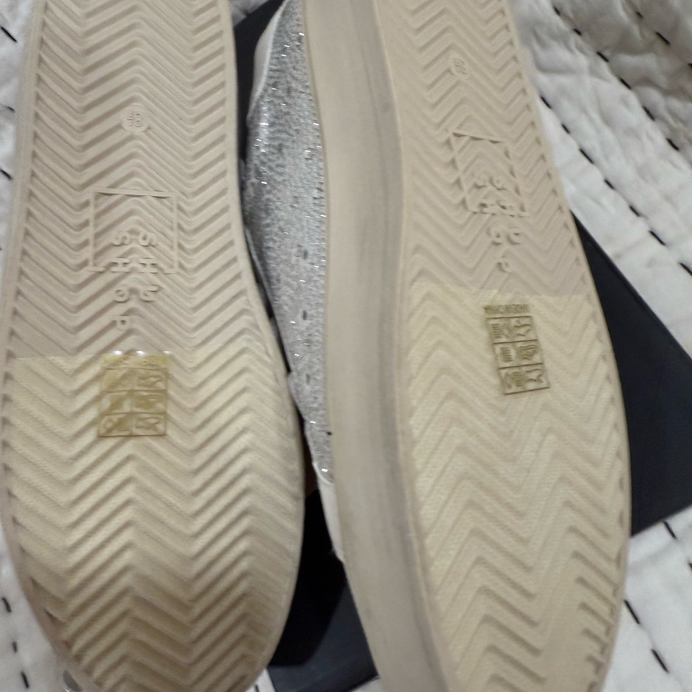 New shu shop Reba Silver and Beige Women's Sneakers size 8.5 - Picture 13 of 13
